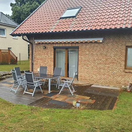 With 3 Bedrooms Kobrow