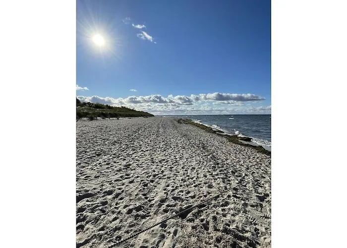 With 3 Bedrooms Holzendorf